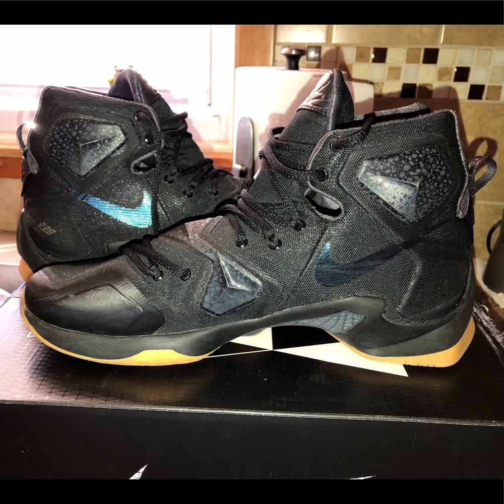LeBron 13 Anthracite Like New size 12